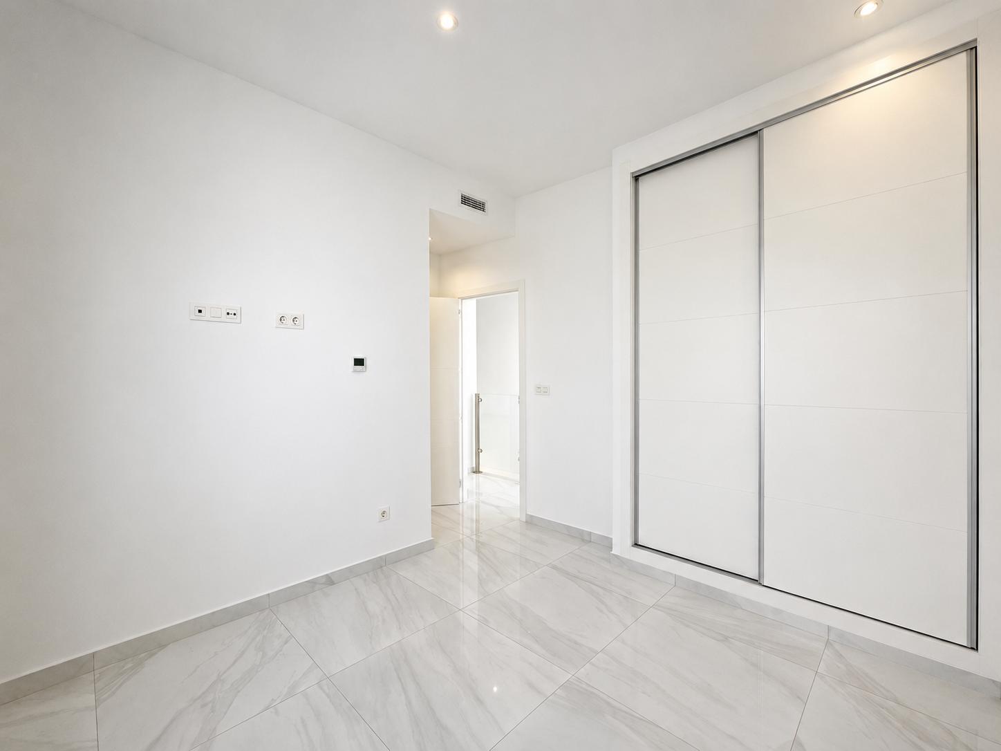 C3XY7121NUC Villa contemporánea con piscina privada en venta en Polop de la Marina