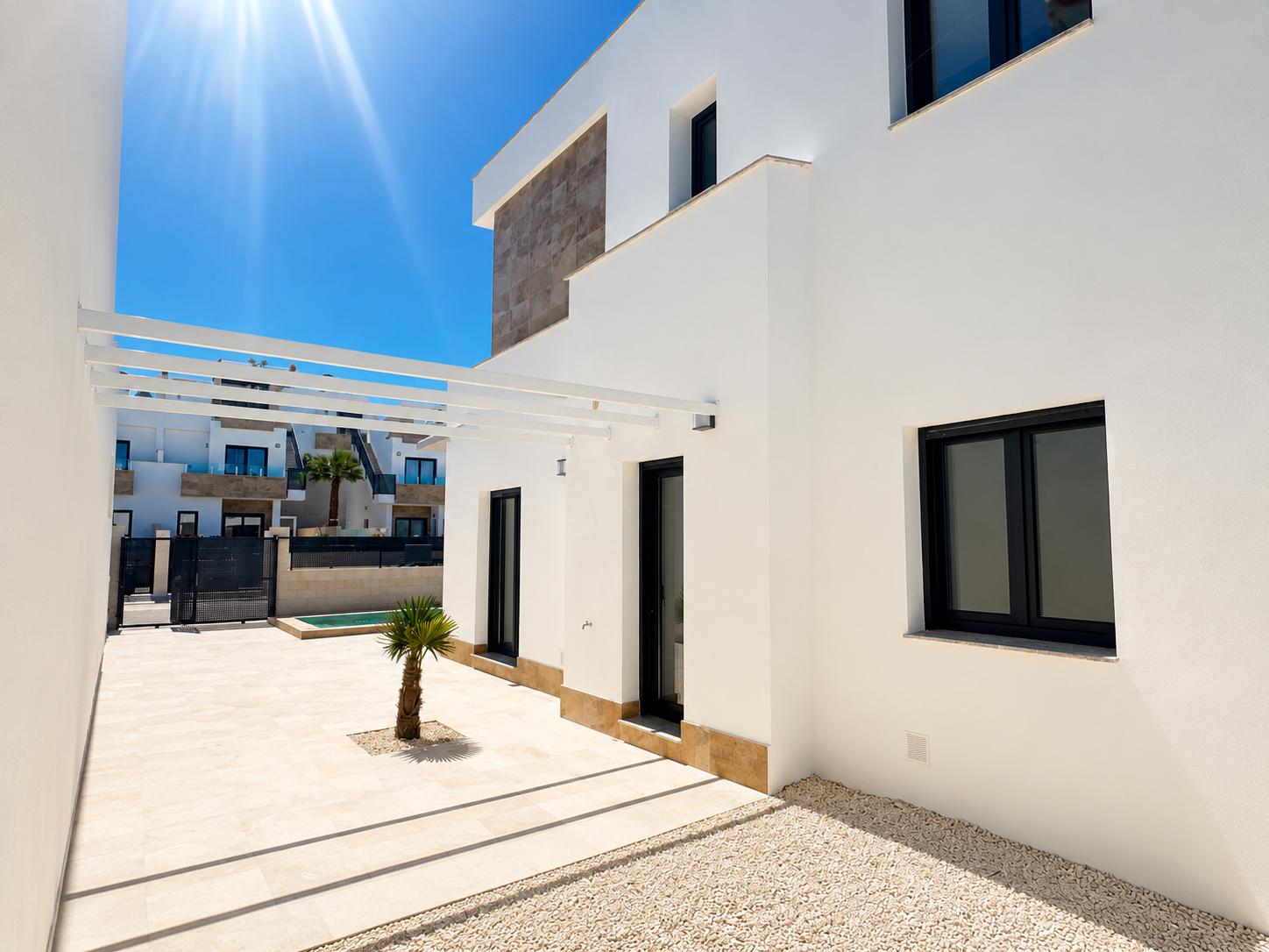 C3XY7121NUC Villa contemporánea con piscina privada en venta en Polop de la Marina